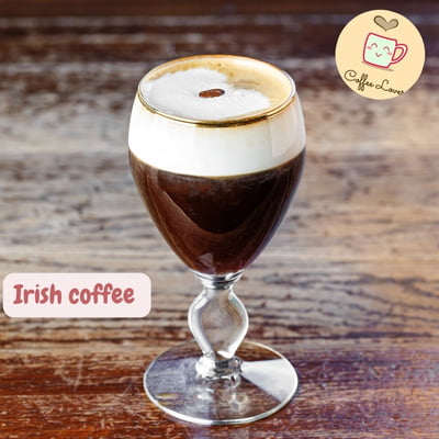 De Perfecte Irish Coffee Maken: Een Stap-voor-Stap Gids 15 Irish coffee in glas-